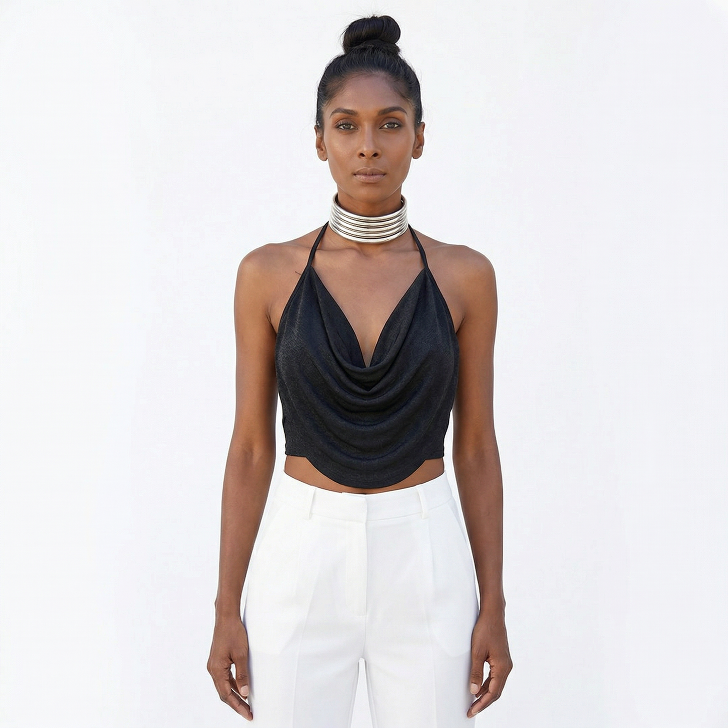 Top drapeado con escote halter y espalda descubierta